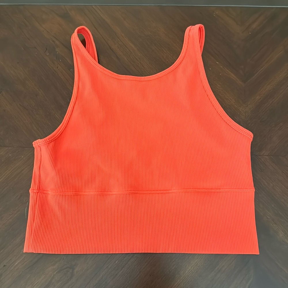 NWOT lululemon power pivot reversible cropped tank size 10.